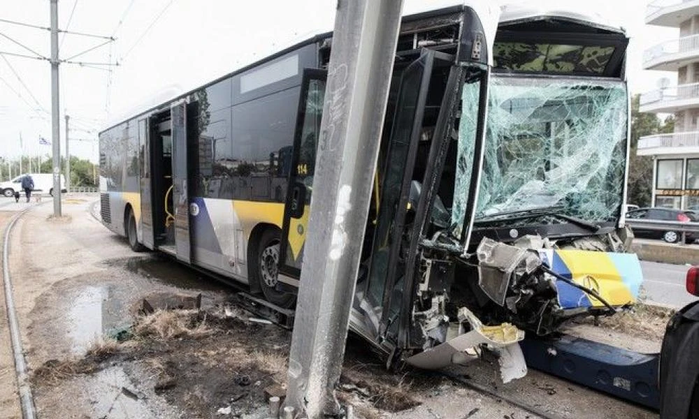 Τροχαίο στον Άλιμο: Αποκαταστάθηκε η κυκλοφορία στη Γραμμή 7 του Τραμ (βίντεο)